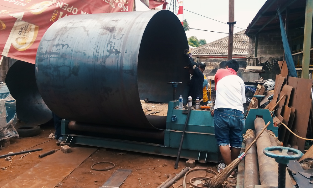 Mesin roll manual, mesin roll hydraulic, roll aluminium, roll stainless, gulung plat, mesin roll ACP, roll ACP, jual mesin, jual mesin roll, roll plat murah, roll plat bekas, jual mesin roll murah, pancawahana, patend, boiler, mesin roll, roll plat, jasa roll, mesin roll plat, jasa bubut, jasa roll, machining, jual mesin, jual mesin roll, jual mesin roll plat, jasa fabrikasi, fabrikasi alat, fabrikasi mesin, jual mesin, overhaul boiler, perbaikan boiler, perbaikan ducting, cerobong, cerobong asap, tangki timbun, tangki stainless, agitator, mesin hydraulic, harga mesin roll, harga second mesin roll, jasa roll plat, jasa roll stainless, jasa roll ACP, jasa bending plat, bending plat