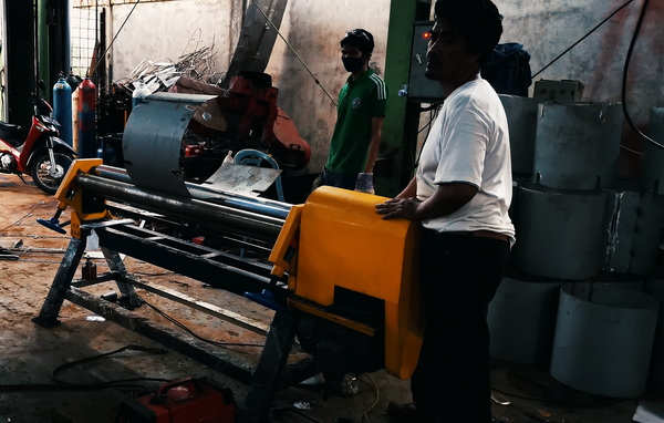 Mesin roll manual, mesin roll hydraulic, roll aluminium, roll stainless, gulung plat, mesin roll ACP, roll ACP, jual mesin, jual mesin roll, roll plat murah, roll plat bekas, jual mesin roll murah, pancawahana, patend, boiler, mesin roll, roll plat, jasa roll, mesin roll plat, jasa bubut, jasa roll, machining, jual mesin, jual mesin roll, jual mesin roll plat, jasa fabrikasi, fabrikasi alat, fabrikasi mesin, jual mesin, overhaul boiler, perbaikan boiler, perbaikan ducting, cerobong, cerobong asap, tangki timbun, tangki stainless, agitator, mesin hydraulic, harga mesin roll, harga second mesin roll, jasa roll plat, jasa roll stainless, jasa roll ACP, jasa bending plat, bending plat