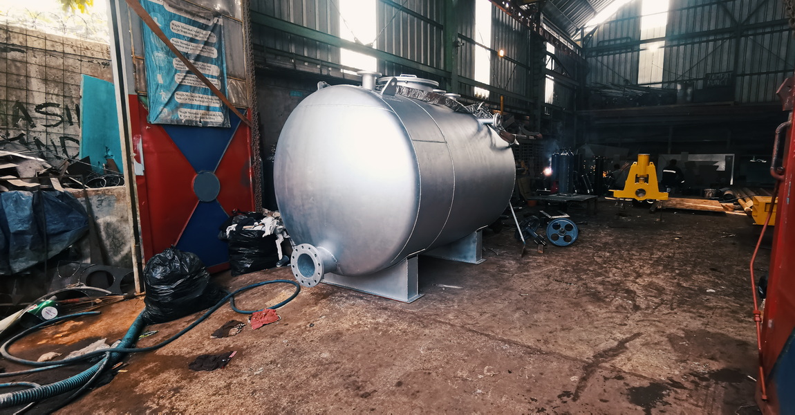 Boiler, overhaul boiler, perbaikan boiler, pipa boiler, refractory boiler, boiler gas, boiler solar, boiler batu bara, retubing pipa boiler, penggantian pipa boiler, jual boiler, harga boiler, boiler second, economizer, cyclone, piping steam, pipa steam, bata api, cerobong, cerobong asap, ducting, cerobong boiler, chimney, chimney boiler, harga boiler, installasi boiler, modifikasi boiler. Tangki, tangki air, bejana tekan pressure vessel, tangki solar, tangki daerator